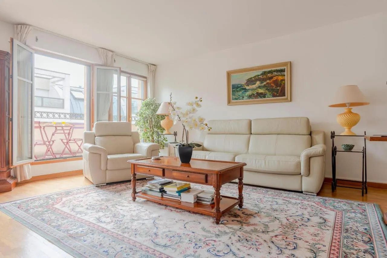 Beaudelaire Center Residence Paris 0*,  France