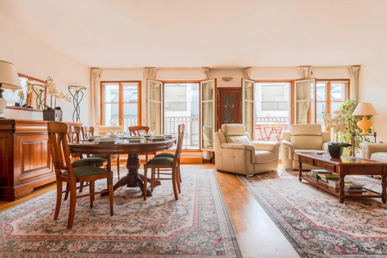 Beaudelaire Center Residence Paris