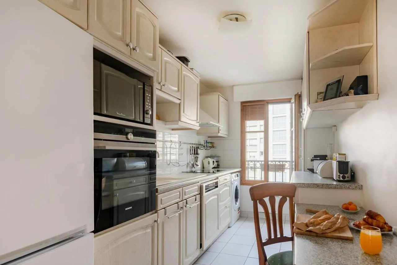 Beaudelaire Center Residence Paris Apartment