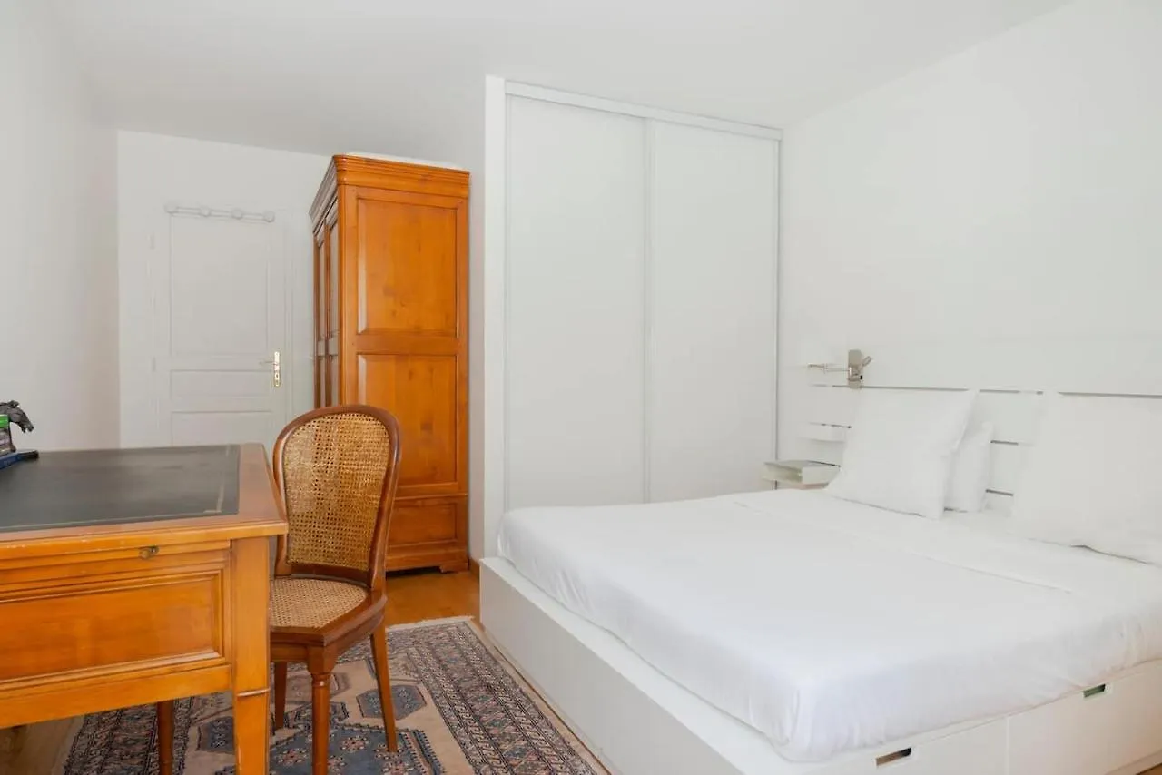 Beaudelaire Center Residence Paris France