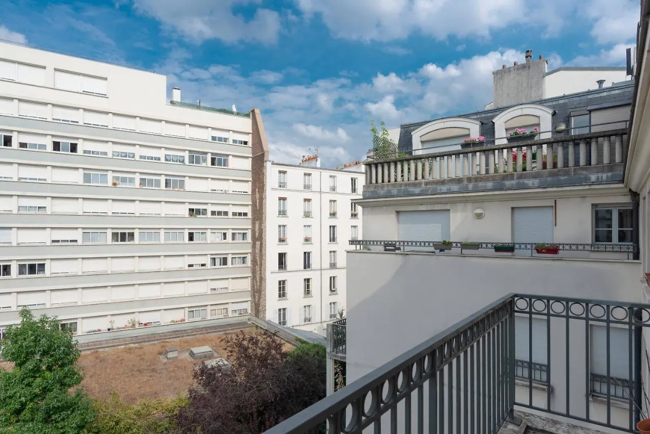 Beaudelaire Center Residence Paris Apartment